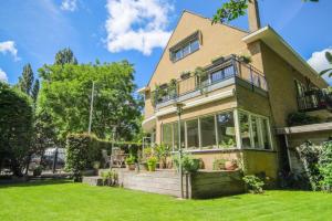 Burgemeester Le Fevre de Montignylaan 48